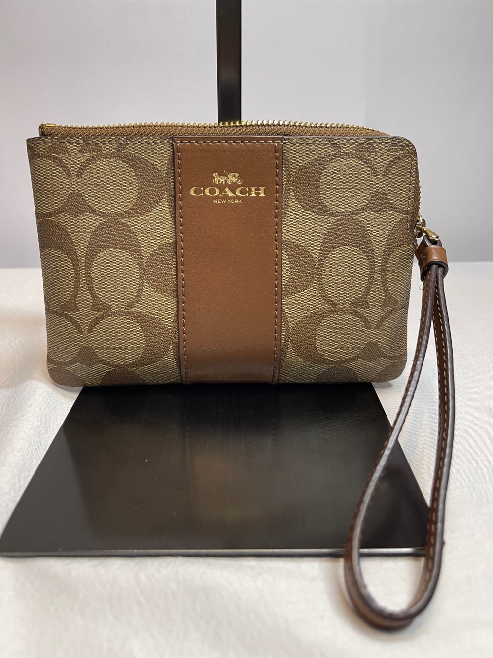 Coach F2181-F58035 Signature Corner Zip Wristlet Wallet Khaki Brown